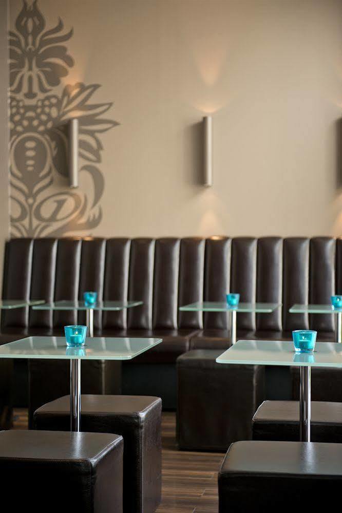 Hotel One München-westend 3*